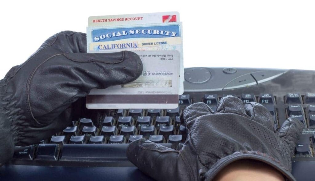 credit errors vs identity theft Consumer Rights>Consumer Fraud